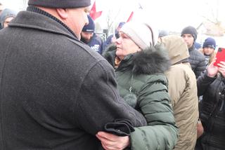 Rolnik poszedł siedzieć za brak kolczyków u świń. Protest w Lublinie
