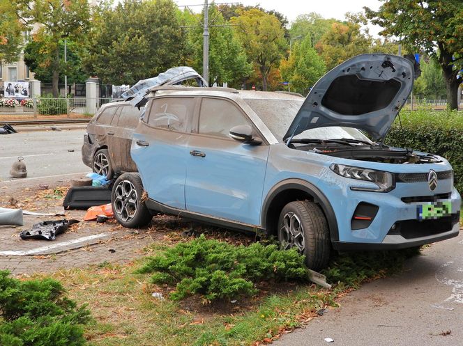 Pijany 23-latek rozbił BMW na Puławskiej! Dwie osoby w szpitalu