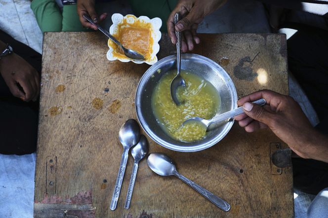 Dramat w Strefie Gazy. Dzieci i seniorzy umierają z głodu. Pomoc ruszyła, ale wciąż jest jej za mało
