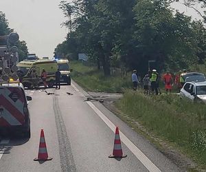 Zderzenie trzech pojazdów w Starym Opolu. Dwie osoby trafiły do szpitala