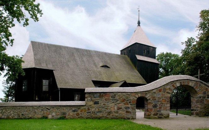 To najstarszy drewniany kościół na Warmii i Mazurach
