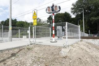 Przejście przez tory czeka na otwarcie. Koniec wielu lat absurdów. Wybudowali je za 6 milionów złotych