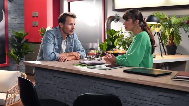 Barwy szczęścia odc. 2993: Franek (Mateusz Banasiuk), Regina (Kamila Kamińska)