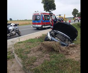 Śmiertelny wypadek pod Buskiem-Zdrojem. 37-latek nie żyje. Jego żonie i córeczce nic się nie stało [ZDJĘCIA]