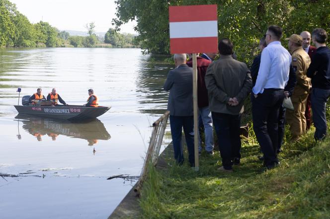 Minister Moskwa walczy ze złotą algą