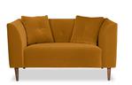 Musztardowa sofa do salonu. Wybraliśmy 10 najmodniejszych modeli!