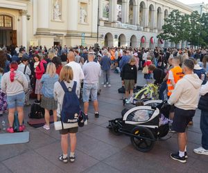 Uczestnicy 45. Warszawskiej Akademickiej Pieszej Pielgrzymki Metropolitalnej na Jasną Górę