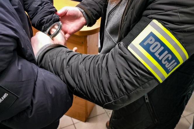 Białystok: 18-letni oszust w rękach policji. Wpadł na gorącym uczynku