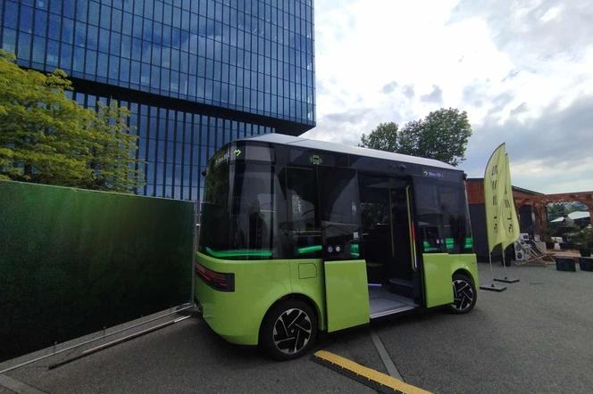 Autobus autonomiczny Blees- BB1