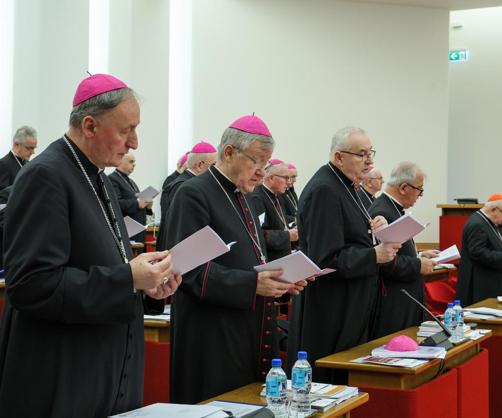 Biskupi wybrali nowego przewodniczącego Episkopatu Polskiego. Zastąpi on  abp. Stanisława Gądeckiego