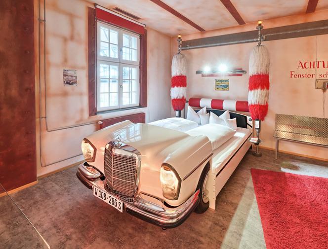 V8 Hotel - miejsce dla chłopców w każdym wieku