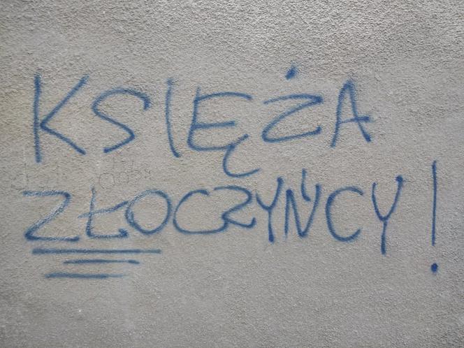 Tarnów. Najdziwniejsze i najśmieszniejsze napisy w miejscach publicznych