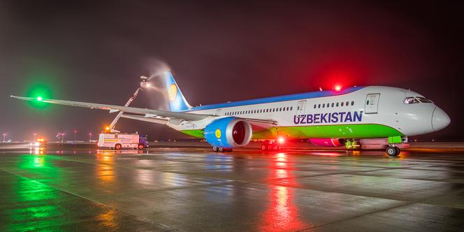 Boeing 787-8 Uzbekistan Airways