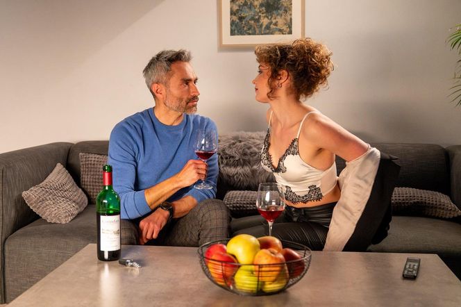 Na sygnale, odcinek 767. Wanda (Anna Lemieszek), Benio (Hubert Jarczak)