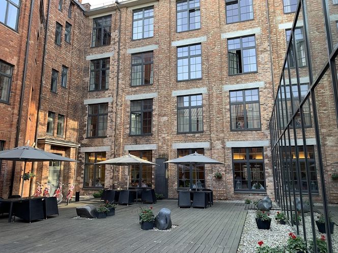 Polacy mieszkają jak królowie