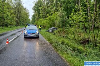 18-latka zginęła w wypadku pod Lubinem. Wypadła z drogi BMW [ZDJĘCIA].