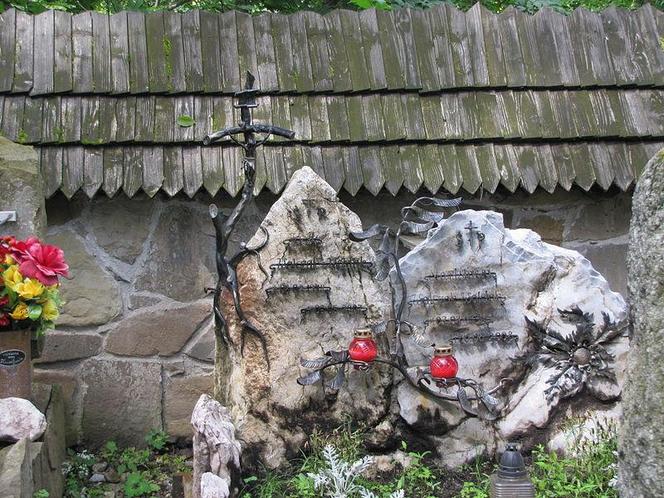 Groby znanych ludzi - gdzie się znajdują? Cmentarze, które warto odwiedzić
