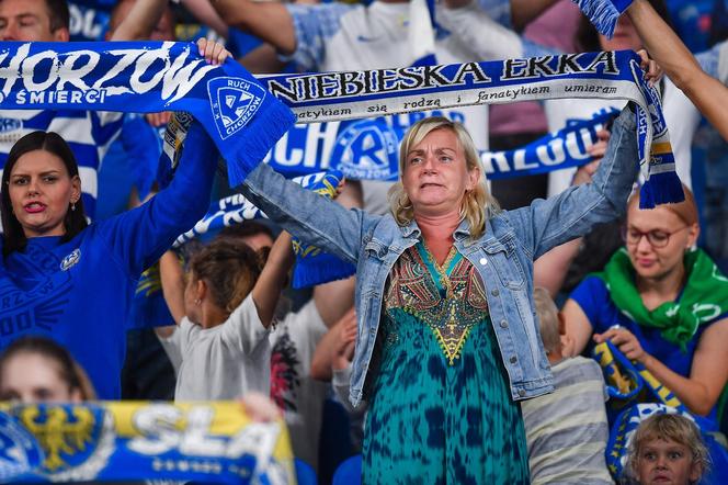 Tłumy kibiców na Stadionie Śląskim. Ruch Chorzów zmierzył się z Pogonią Siedlce