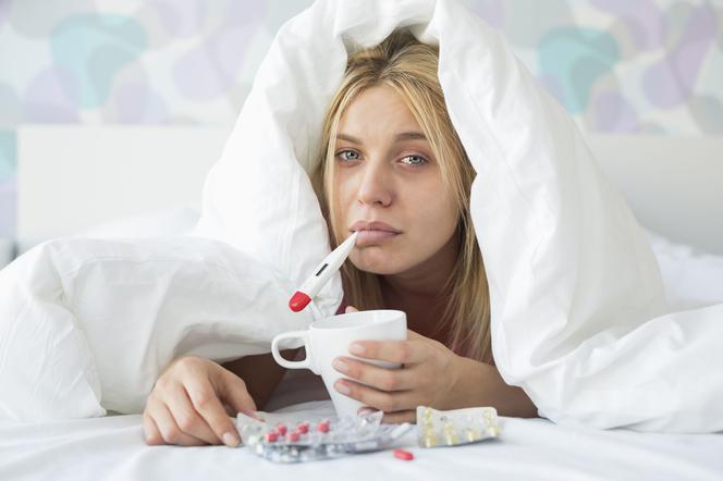 Pierwsze objawy grypy. Co robić, gdy bierze cię grypa?