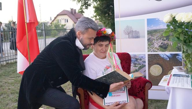 ZOBACZ ZDJĘCIA z wydarzenia "Narodowe Czytanie w Zbuczynie" w 2022 roku
