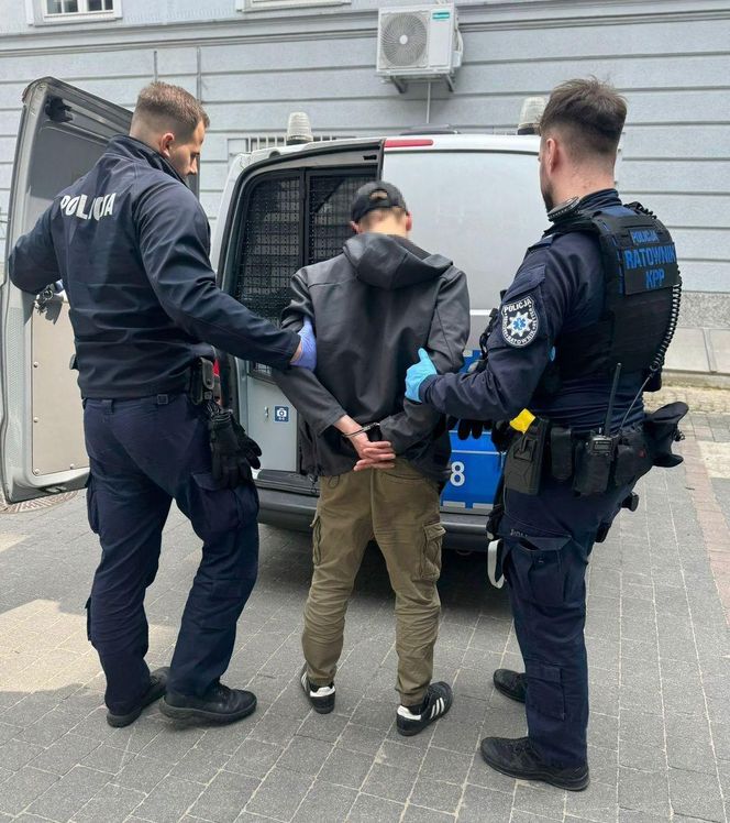 Ogólnopolska akcja policji. Tysiące funkcjonariuszy, ponad 1500 zatrzymanych. Zdjęcia z działań