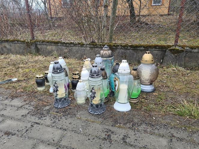 Dramat w Wadowicach Górnych. Grób  młodego chłopaka tonie w kwiatach [ZDJĘCIA]