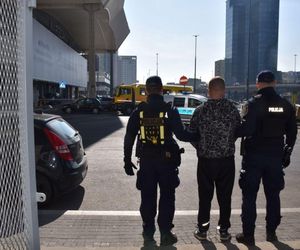 Brutalny rozbój w centrum Warszawy. Mężczyzna pobity i okradziony w toalecie na Dworcu Centralnym