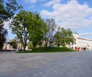 Plac Litewski ponad 100 lat temu i dziś