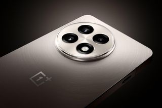 OnePlus AI: Co to jest i jak działa? Nowe funkcje AI, Plus Key, AI Plus Mind w smartfonach 