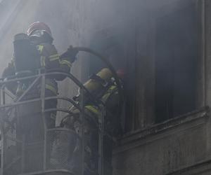 Pożar zabytkowego pałacyku na Pomorzu. Ewakuowano 20 osób, nie żyje jedna osoba