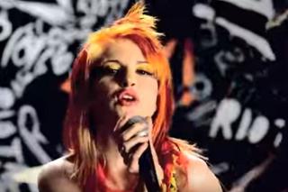 Gwiazda Stranger Things zaśpiewa z Paramore. Jak do tego doszło?