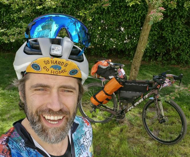 Kamil Lemieszewski: Znany aktor pedałował w majówkę ponad 300 km, żeby pomóc dzieciakom!