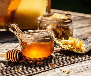 Nalewka z propolisu - na ból gardła i afty. Jak zrobić nalewkę z propolisu?