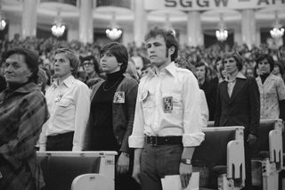 Jak wyglądał początek roku akademickiego w PRL-u? Tak zaczynali naukę nasi rodzice i dziadkowie!