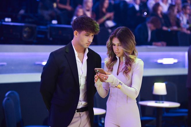 Doda z mamą i Jeleniewska z chłopakiem. Gwiazdy odwiedziły pierwszy odcinek "Tańca z Gwiazdami"