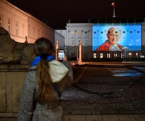 Wizerunek Jana Pawła II na Pałacu Prezydenckim