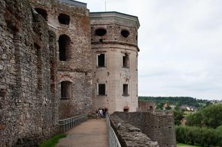 Zamek Krzyżtopór - jak zwiedzać, żeby się nie znudzić? Zdjęcia, aplikacja, historia
