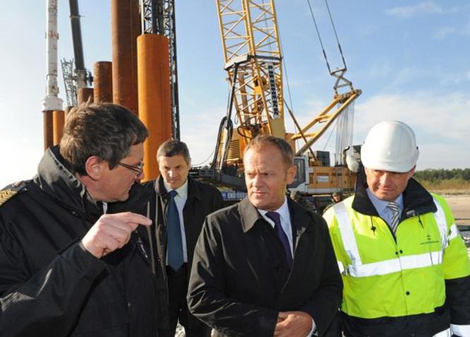 Premier na budowie terminalu LNG (2 października 2010, Świnoujście)
