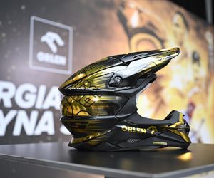 Bartosz Zmarzlik przekazał motocykl 11-letniemu Kubie