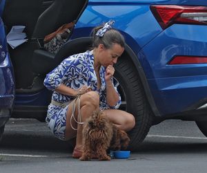 Anna Mucha nawadnia psa