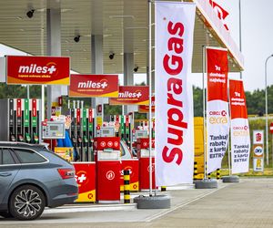 Circle K rozpoczyna wakacje z rabatem 50 gr na litrze paliwa. Inne sieci stacji też szykują promocje