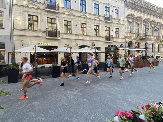 Rossmann Run 2025. Tłumy biegaczy wzięły udział w biegu ulicą Piotrkowską