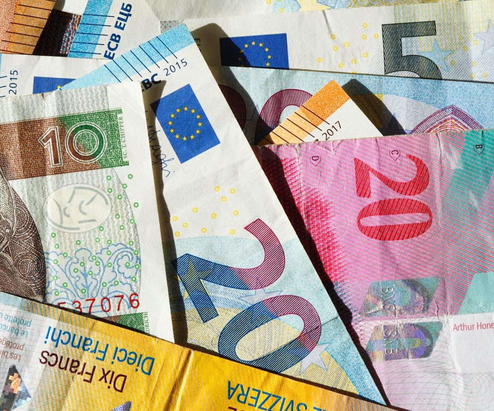 Upadek znanej marki Cinkciarz.pl wstrząsnął rynkiem. Sąd ogłosił upadłość, a śledczy ujawniają milionowe straty.