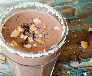 Czekoladowe smoothie z awokado. Pyszny pomysł na zdrowy początek dnia