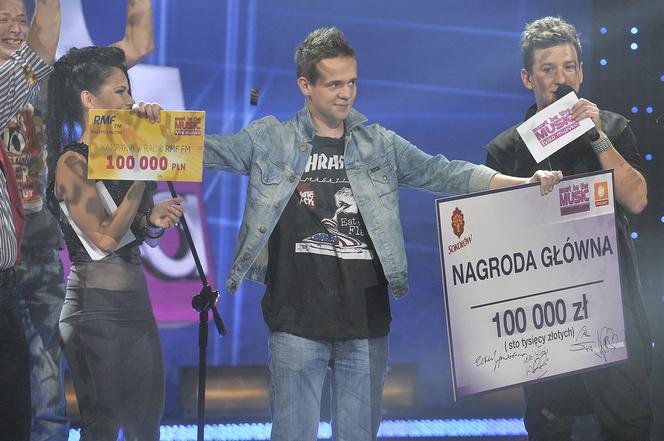 akpa20111106_must_be_the_music_mb_3762