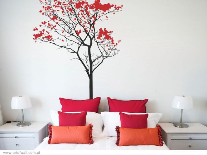 Modne naklejki na ściennę. 15 dekoracji na ścianę i meble