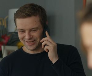 	Barwy szczęścia odc. 3187. Asia Sokalska (Anna Gzyra), Hubert (Marek Molak)