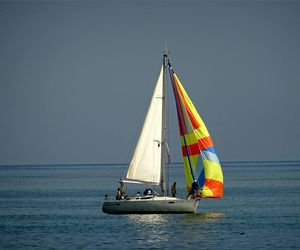 Co można robić nad morzem poza leżeniem na plaży?
