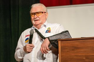 Lech Wałęsa w szpitalu. Były prezydent trafił pod opiekę lekarzy po podróży do USA 