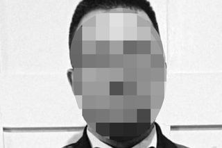 Ciało Adama znaleźli w mieszkaniu w Śremie. Obok była jego córeczka.